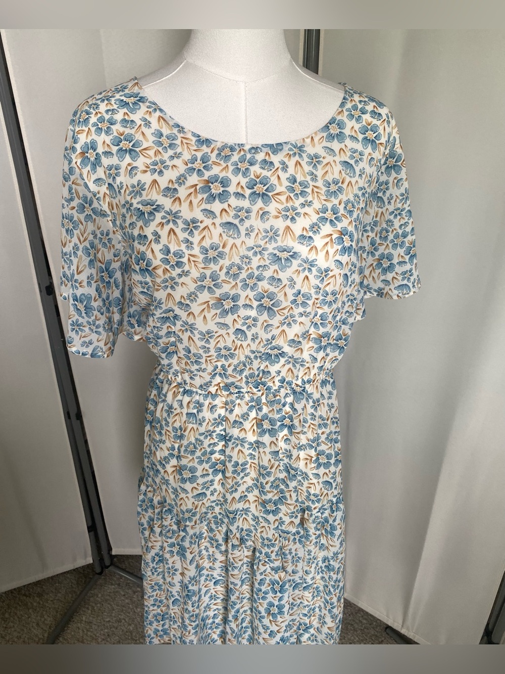 Floral Dress Women’s US 22 Blue White Midi NWT Short Sleeve Plus Size